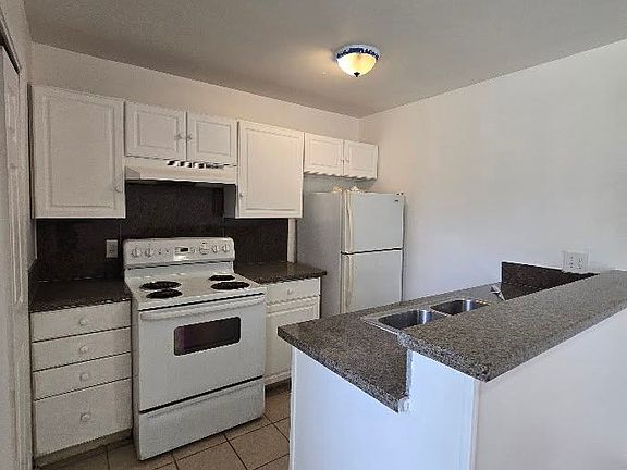 4th image of 2576 W Fairmont Ave APT 102