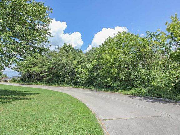 5th image of 317 Golf View Dr