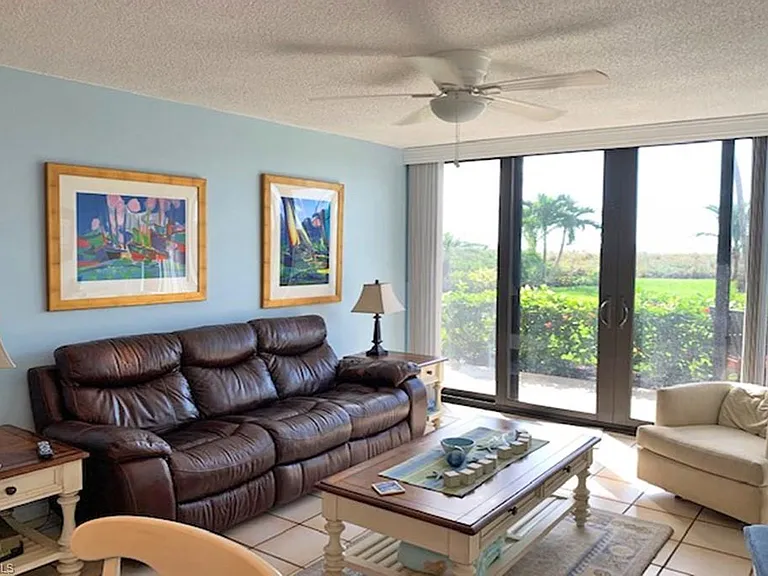 180 Seaview Ct #111 — Photo 2