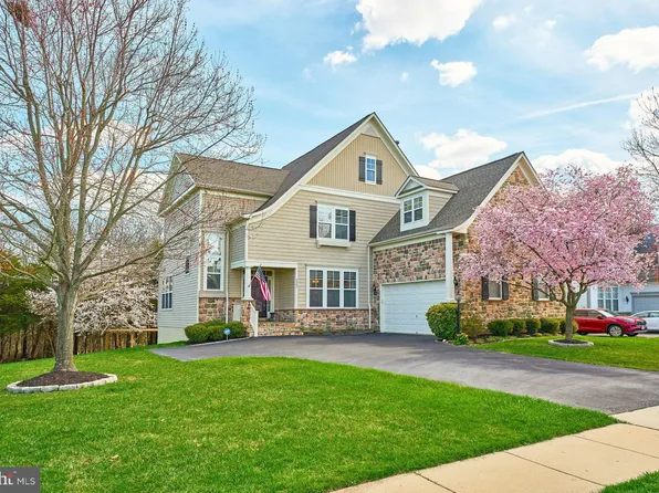 9342 Falling Water Dr, Bristow, VA 20136