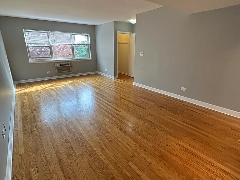 4924 Mulford St #3E — Photo 2