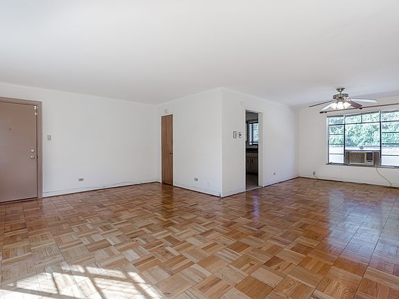 2nd image of 5724 S Stony Island Ave APT 3