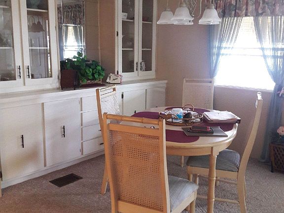 4th image of 406 Port Royal Ct