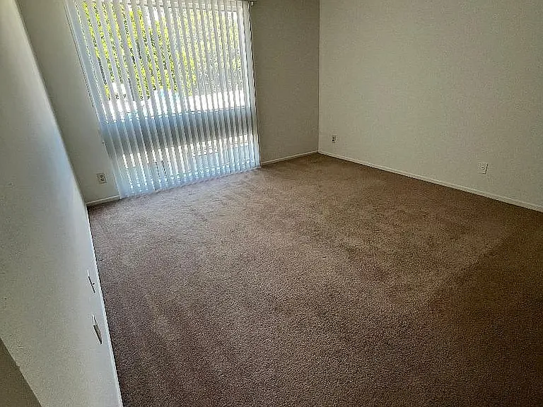 5908 Cedros Ave #6 — Photo 2