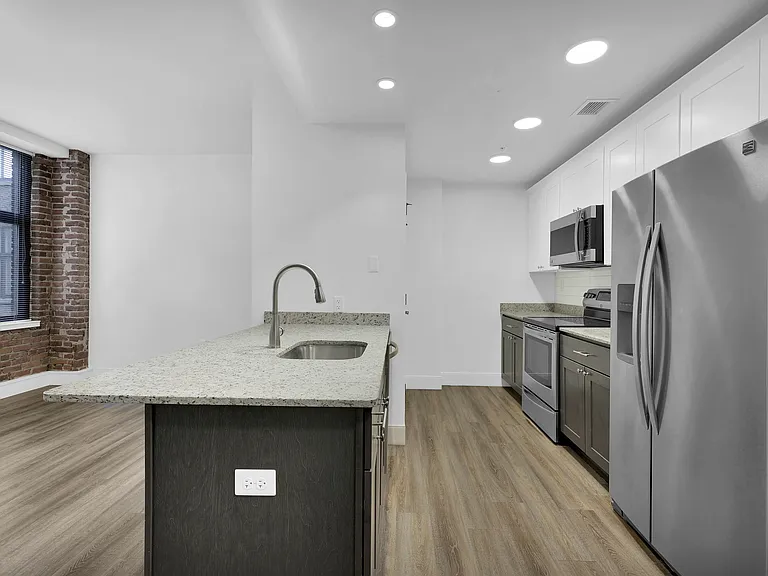 The Residences at Barnett — Photo 52