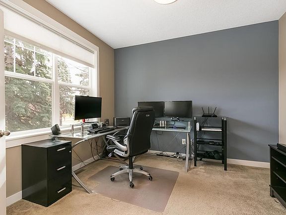 3rd image of 10121 Noble Ave N