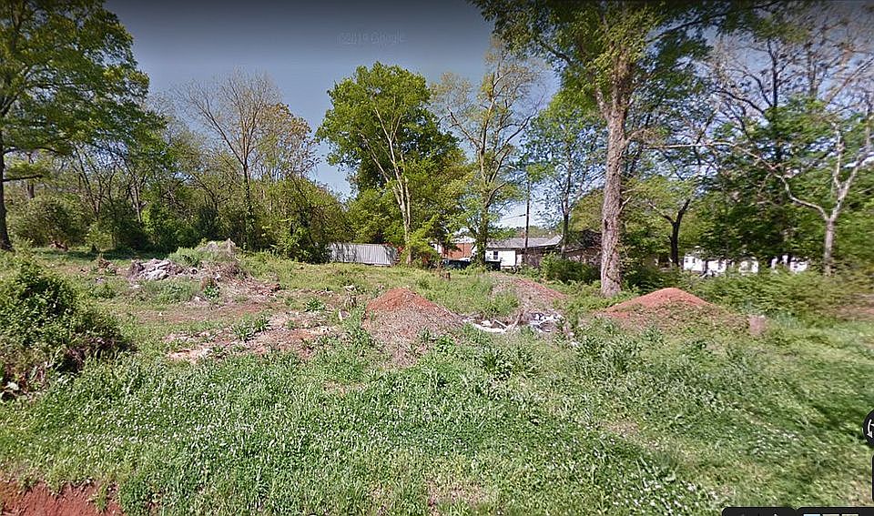 2nd image of 1736 Belton St