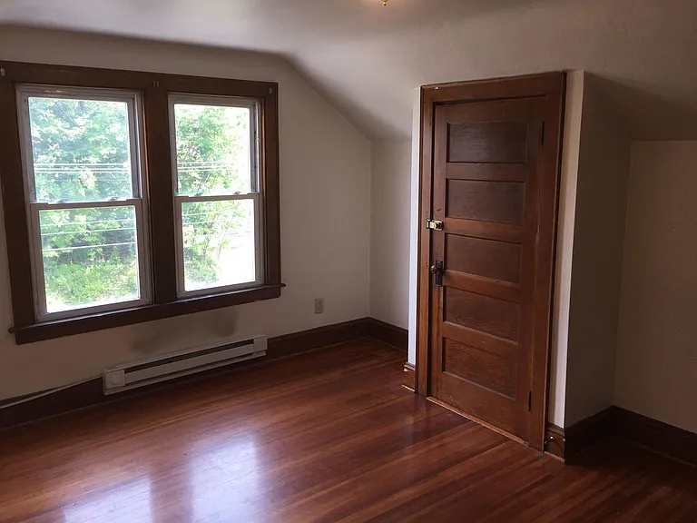 130 Lasalle St — Photo 9