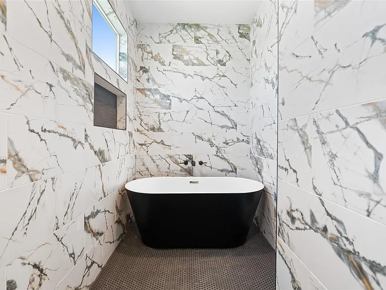 1120 Hogan St — Photo 18