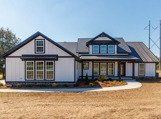 323 Logan Dr, Douglas, GA 31535