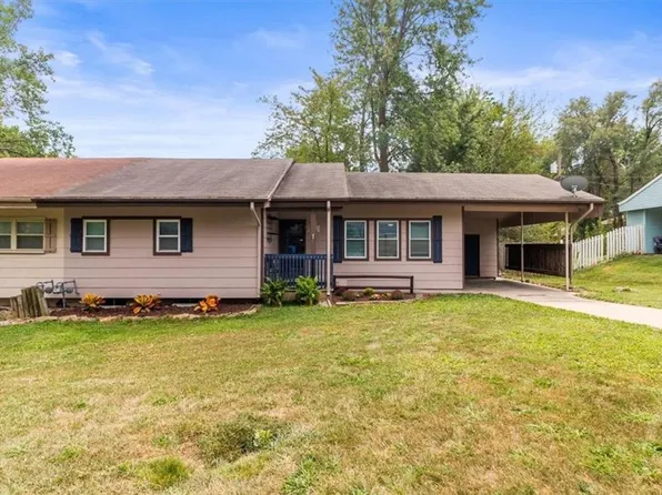 410 Corral Dr, Belton, MO 64012