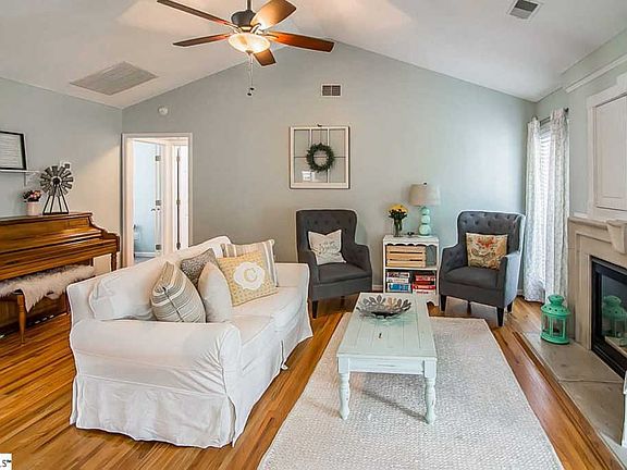 2nd image of 1005 Dunwoody Dr