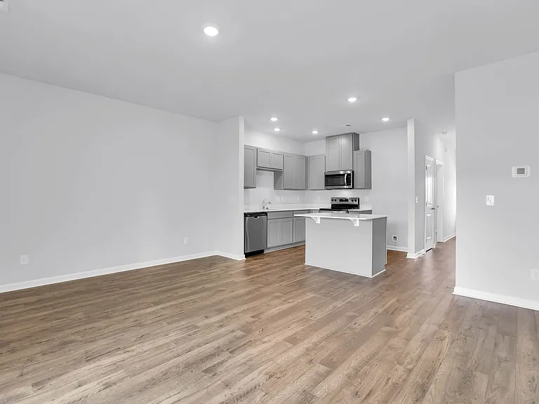 719 Ashbrook Dr — Photo 15