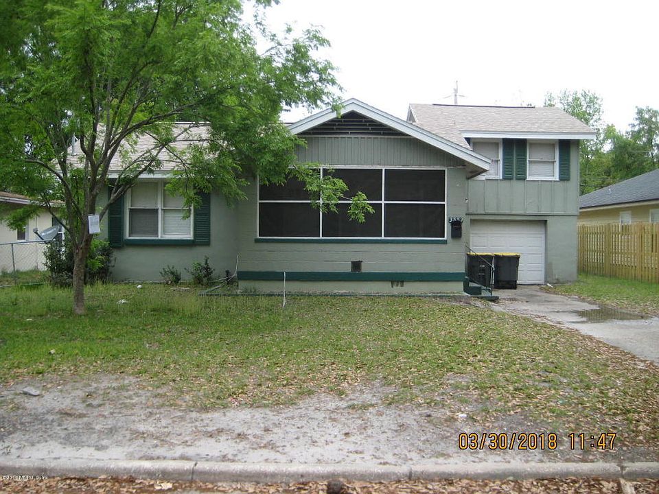 1st image of 3553 College Pl