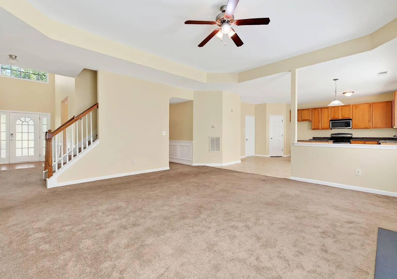 Beautiful Five Bedroom in Fairburn! — Photo 3