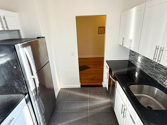2nd image of 115-25 Metropolitan Ave #61