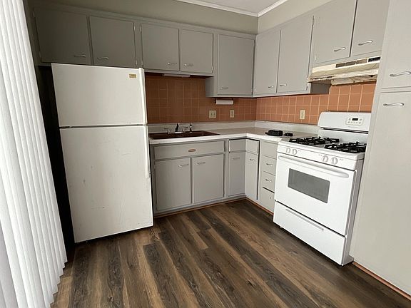 4th image of 105 Wallace Ave