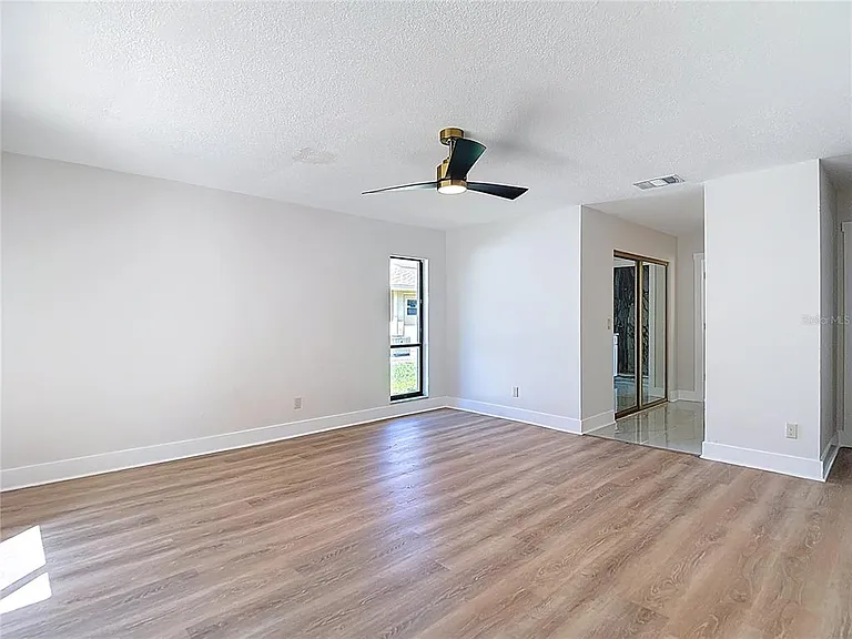 4072 Belmoor Dr — Photo 32