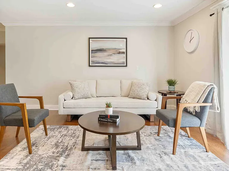 408 N Windsor Dr — Photo 5