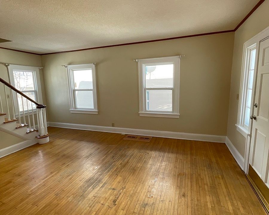 1st image of 3643 Oliver Ave N