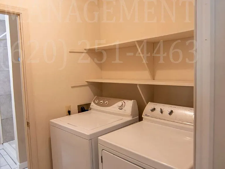 204 Edgewood Dr — Photo 17