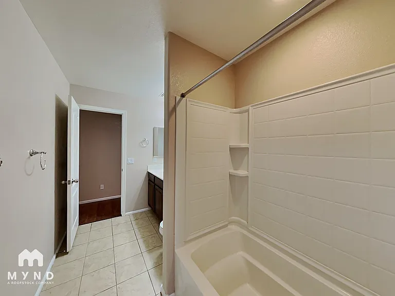 4265 E Bonanza Rd — Photo 37