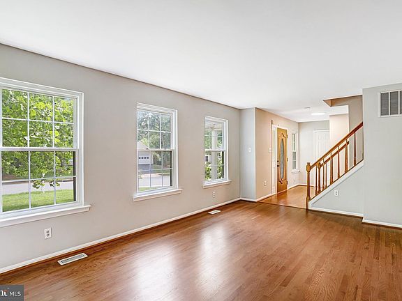 4th image of 131 Seneca Ridge Dr