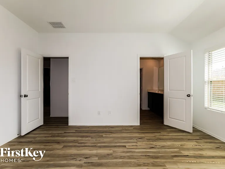 18467 Cobalt Cove Ln — Photo 7