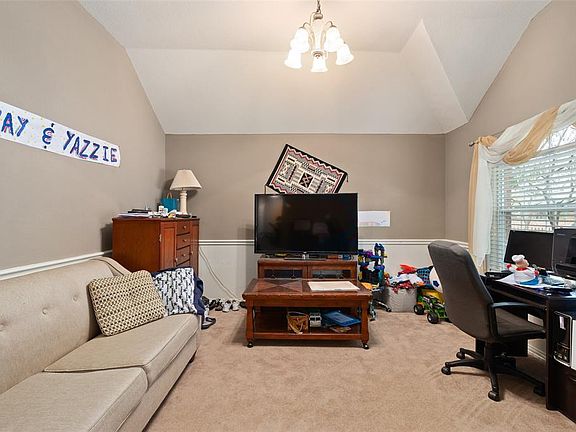 5th image of 5303 Castlewood Cir
