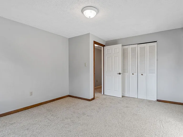 104 Erin Ct — Photo 25