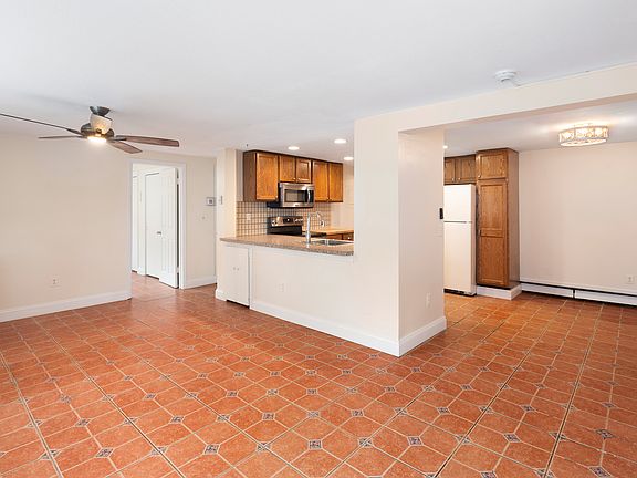 2nd image of 4 Yale St #1