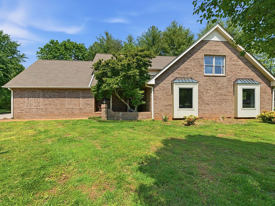 1st image of 252 Newcastle Dr