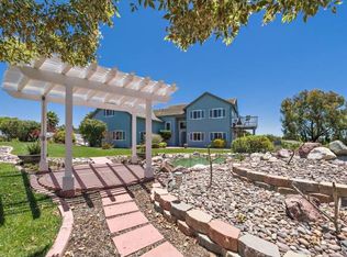 1898 Sunset Dr, Vista, CA 92081