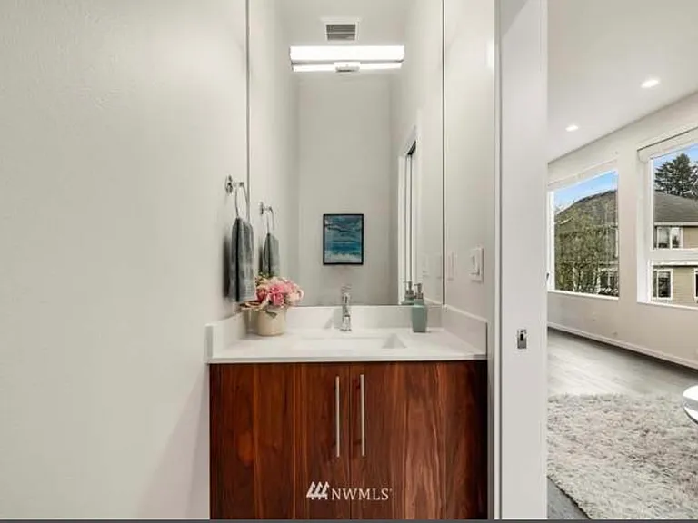 9734A Woodlawn Ave N #1 — Photo 11