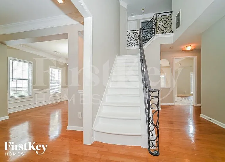 7504 Cole Ln — Photo 2