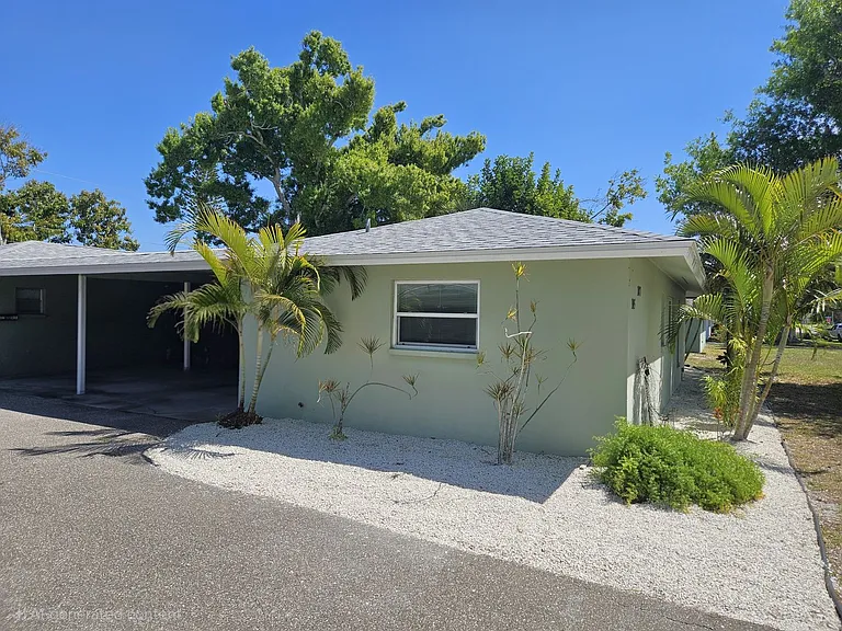 105 Base Ave E — Photo 3