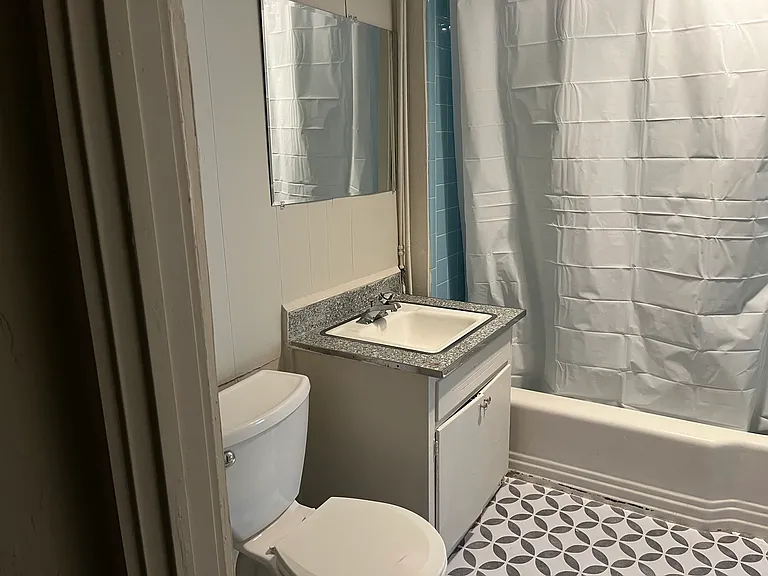 2 story 2 Bed / 2 Bath Charming Dowtown Cottage - Just-Renovated — Photo 22