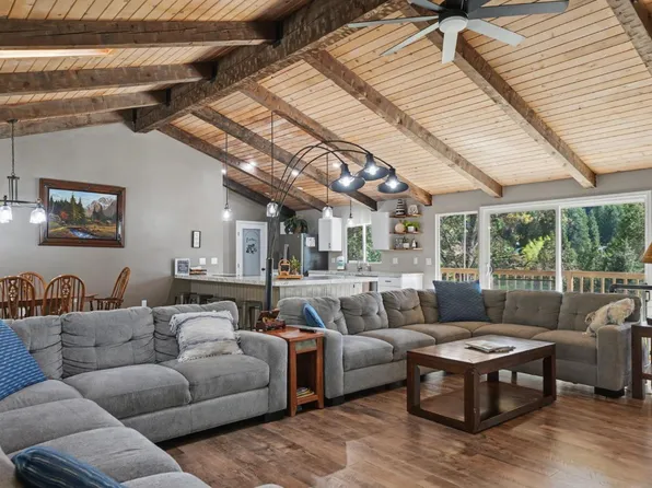 26262 Fairway Dr, Pioneer, CA 95666
