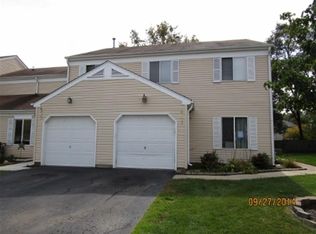 451 Minnesota Cir, Carol Stream, IL 60188