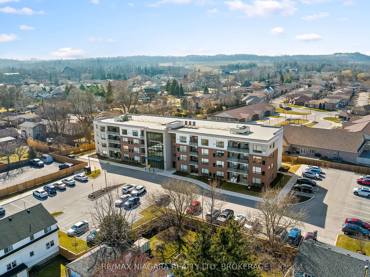 3998 Victoria Ave — Photo 3