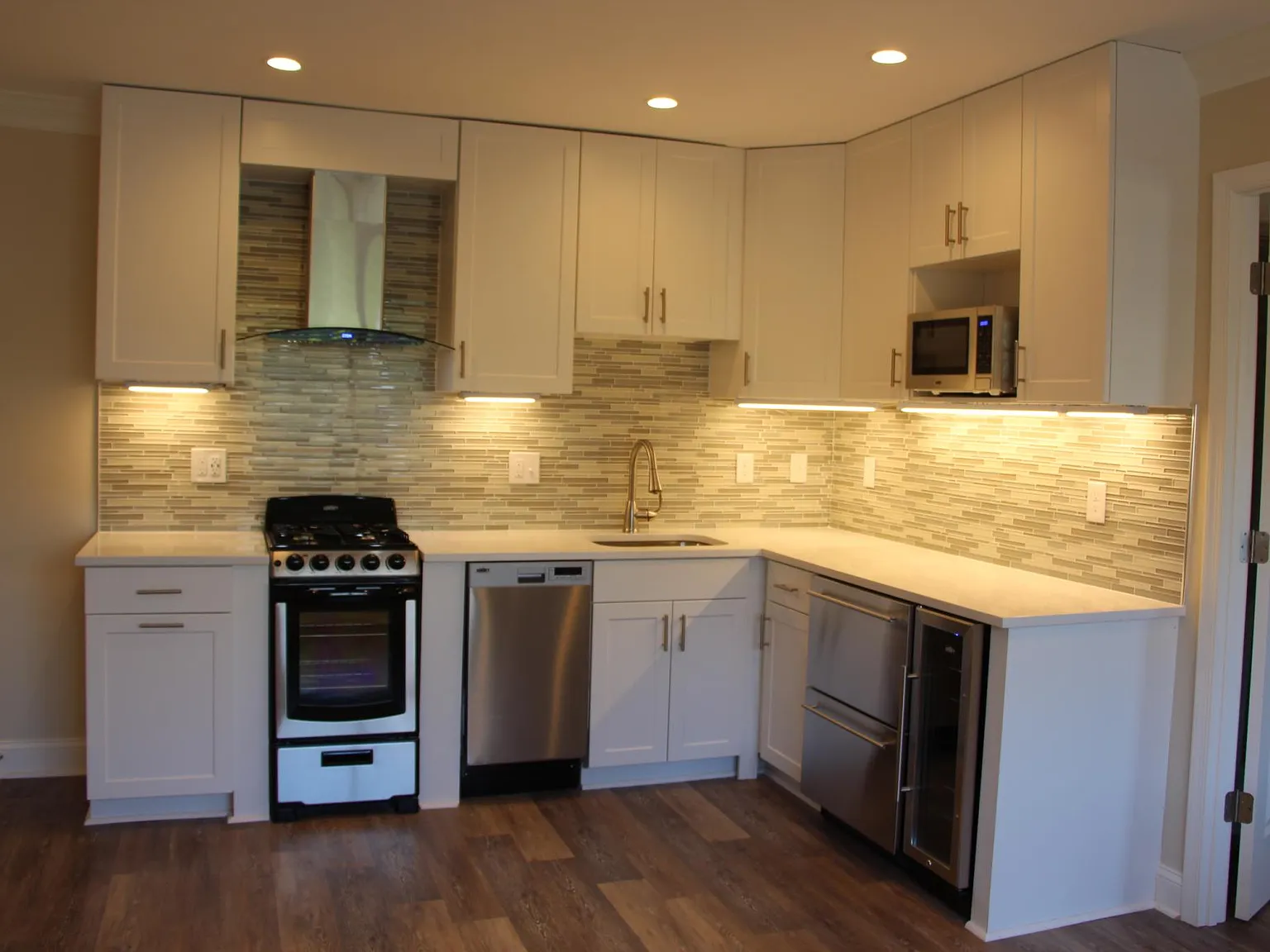 1 bed, 650 sqft, $2,100 — Photo 3