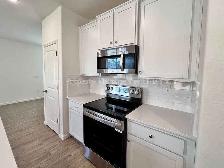 6596 E Cresthaven Dr — Photo 11