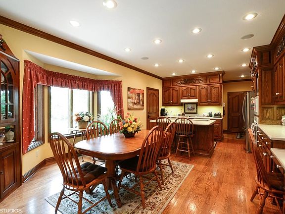 05_1805Gibson_92_KitchenDiningRoom_HiRes