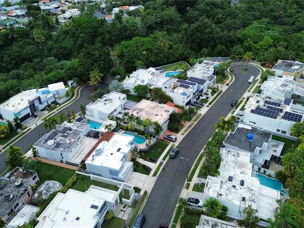 33 Calle Niza San Juan Pass, San Juan, PR 00926