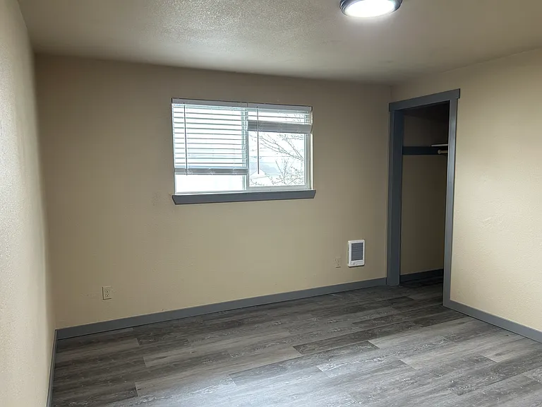 1765 Queen Ave SW — Photo 29