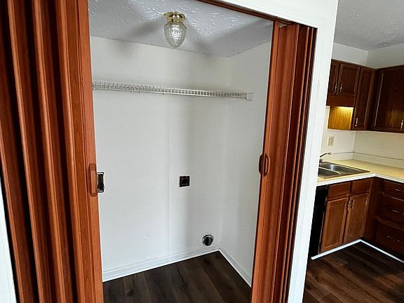 2nd image of 1055 N Buckman St #15