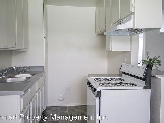 4th image of 7457 Woodman Ave APT 09
