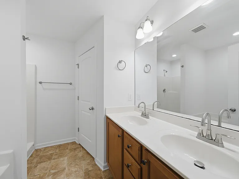 410 Leighann Ridge Ln — Photo 3