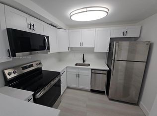 8101 Crespi Blvd APT 305, Miami Beach, FL 33141