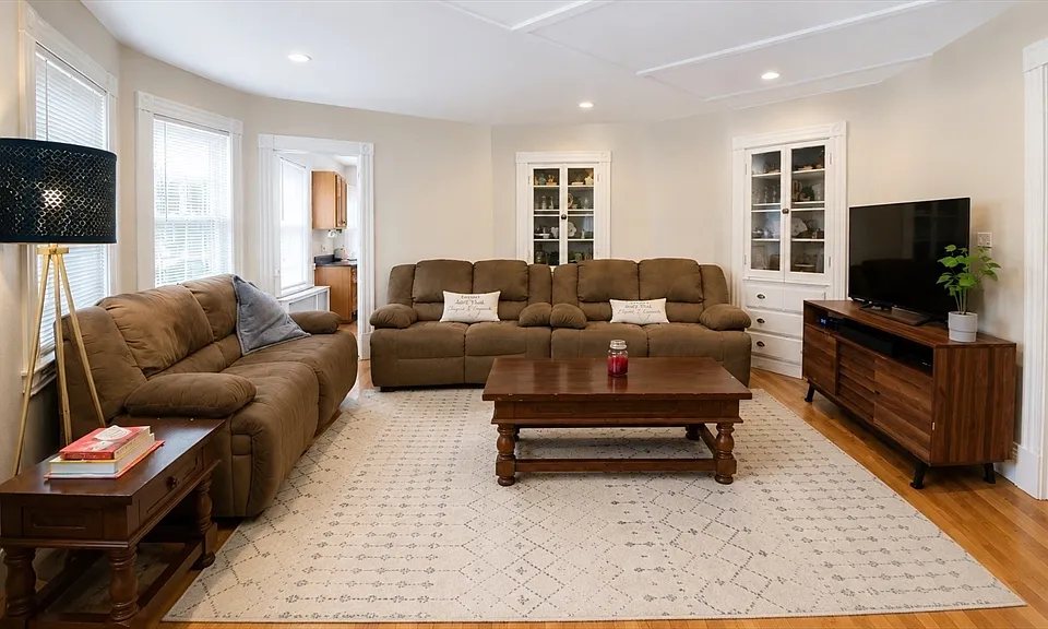 43 Lowell St #1